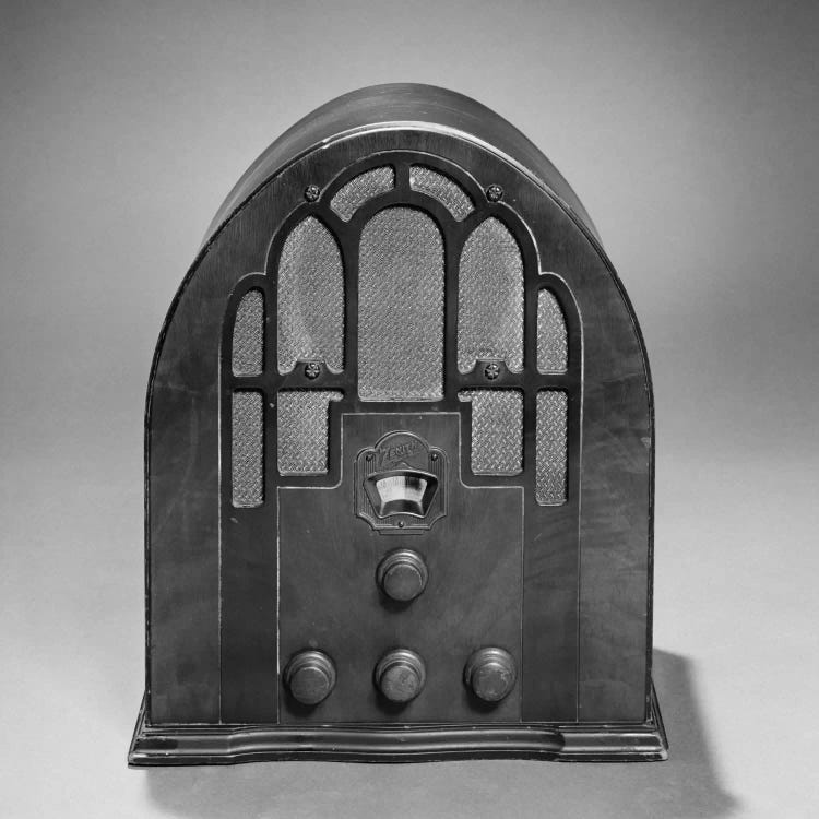 1930s Old Time Zenith Model 805 Cathedral Style AM Radio 1935