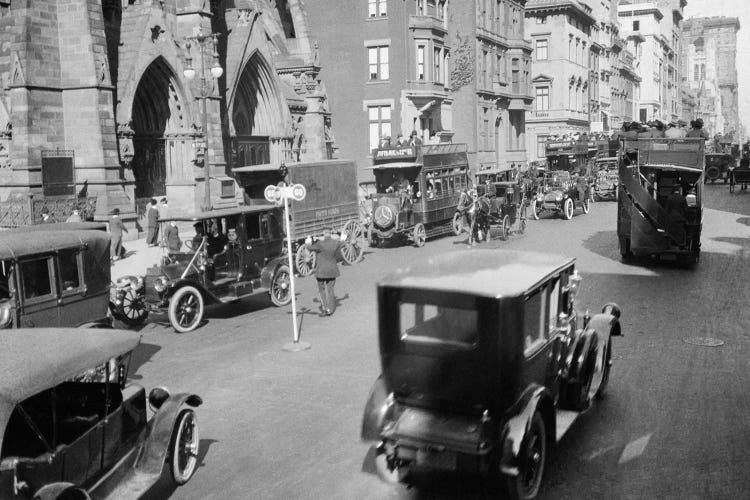 1912 Policeman And Traffic Semaphore On Fifth Avenue And 48Th Street Before World War I Manhattan New York City USA