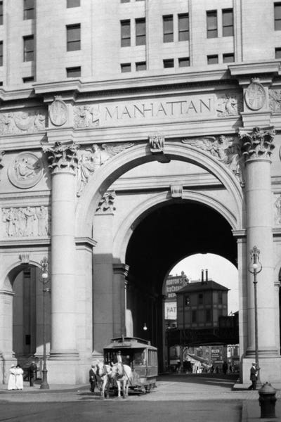 1916 One Of The Last Horse Drawn Trolleys Coming Through Arch Of The Municipal Building Lower Manhattan New York City USA