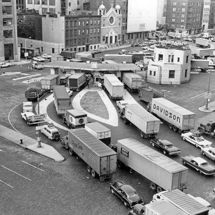 1950s Overhead Of Traffic Congestion At Entrance To Holland Tunnel In New York City USA