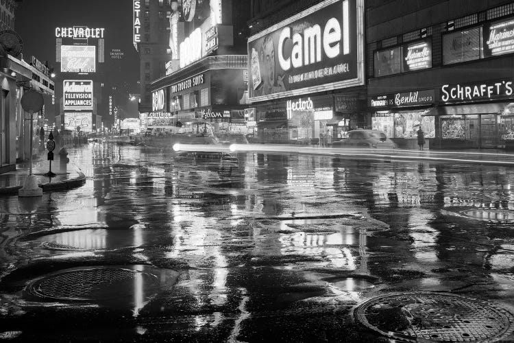 1950s Wet Rainy Streets Of Times Square At Night Neon Signs Advertising New York City NY USA