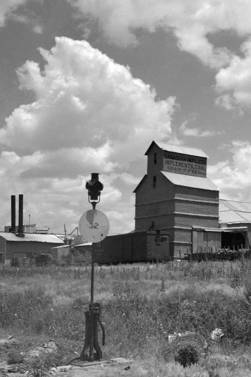 1920s-1930s Canadian Texas Panhandle Grain Elevator Nearby Railroad Switch Point Indicator And Lamp