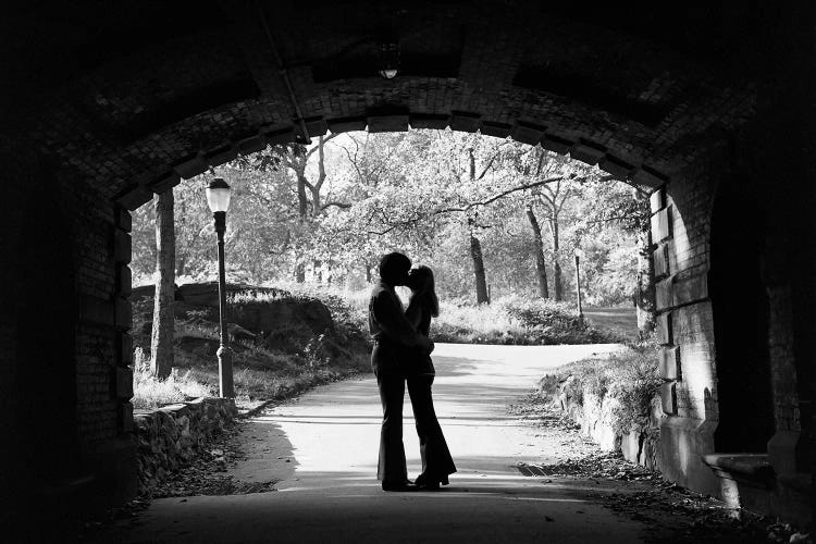 1960s Silhouette Of Anonymous Young Couple Embracing Kissing At Entrance To Central Park Tunnel New York City Usa