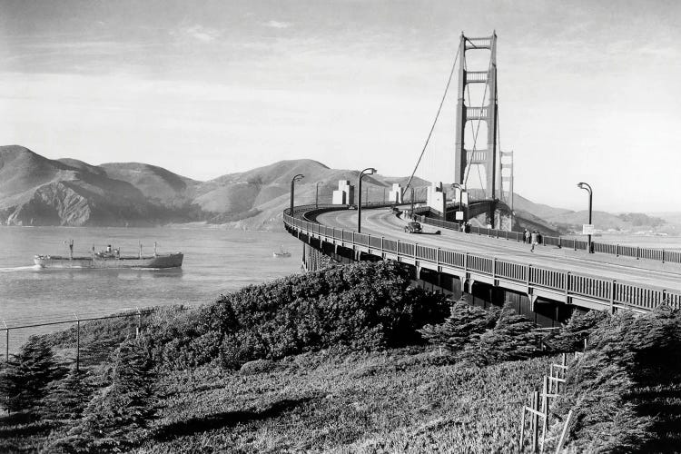 1940s Golden Gate Bridge From The San Francisco Side Looking To Marin County California USA