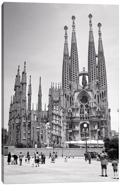 1950s The Great Unfinished Gothic Modernisme Cathedral Of The Sagrada Familia By Architect Antoni Gaudi Barcelona Spain Canvas Art Print - Vintage Images