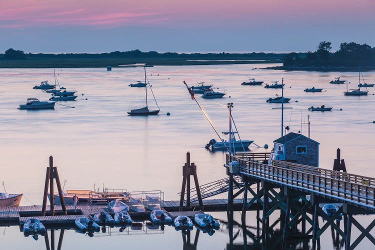 USA, Massachusetts, Ipswich. Sunrise over Great Neck