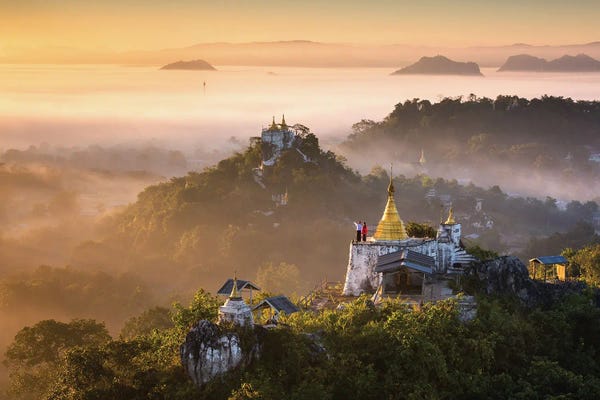 Zay Yar Lin: Sunrise In Loikaw by Zay Yar Lin
