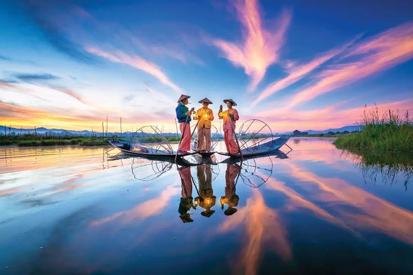 Zay Yar Lin: Magical Morning Of Inle Lake by Zay Yar Lin