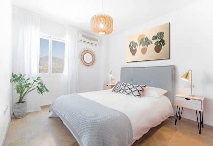 1-where-to-hang-bedroom