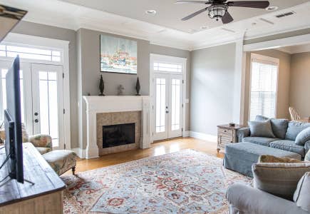 2-where-to-hang-living-room