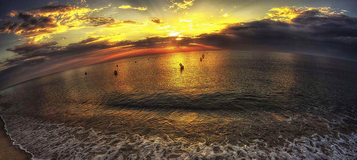 Lake & Ocean Sunrises & Sunsets Canvas Art Prints